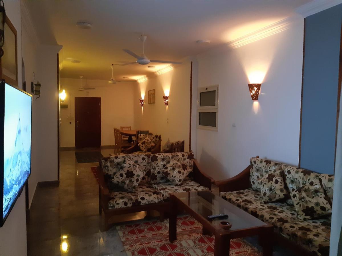 German Dolphin Apartment El Qoseir Екстериор снимка
