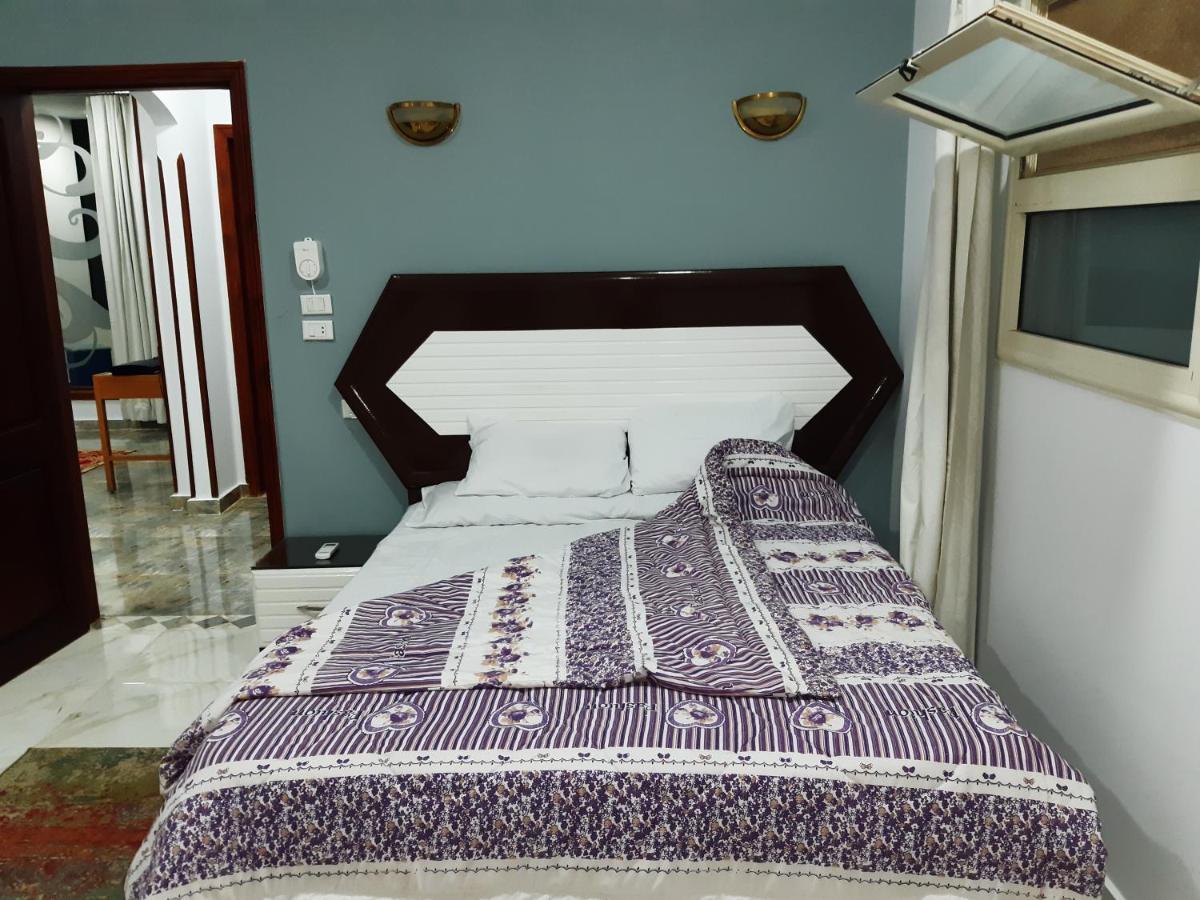 German Dolphin Apartment El Qoseir Екстериор снимка