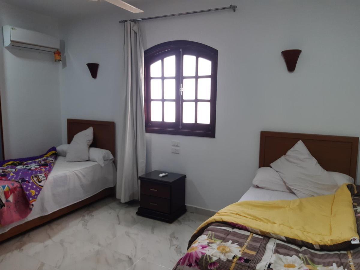 German Dolphin Apartment El Qoseir Екстериор снимка