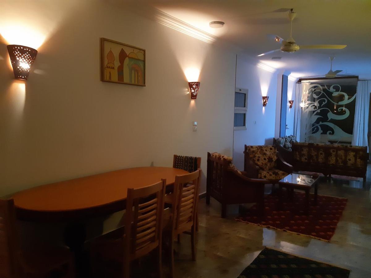 German Dolphin Apartment El Qoseir Екстериор снимка