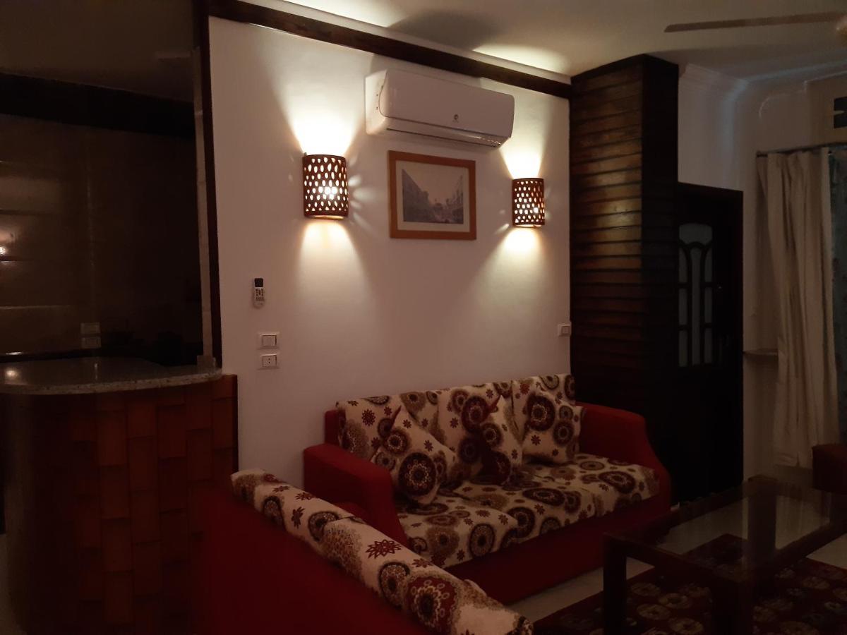 German Dolphin Apartment El Qoseir Екстериор снимка