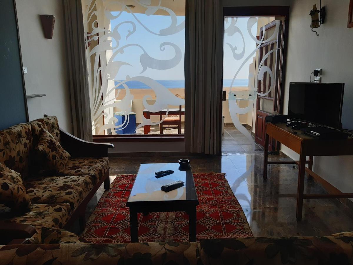 German Dolphin Apartment El Qoseir Екстериор снимка