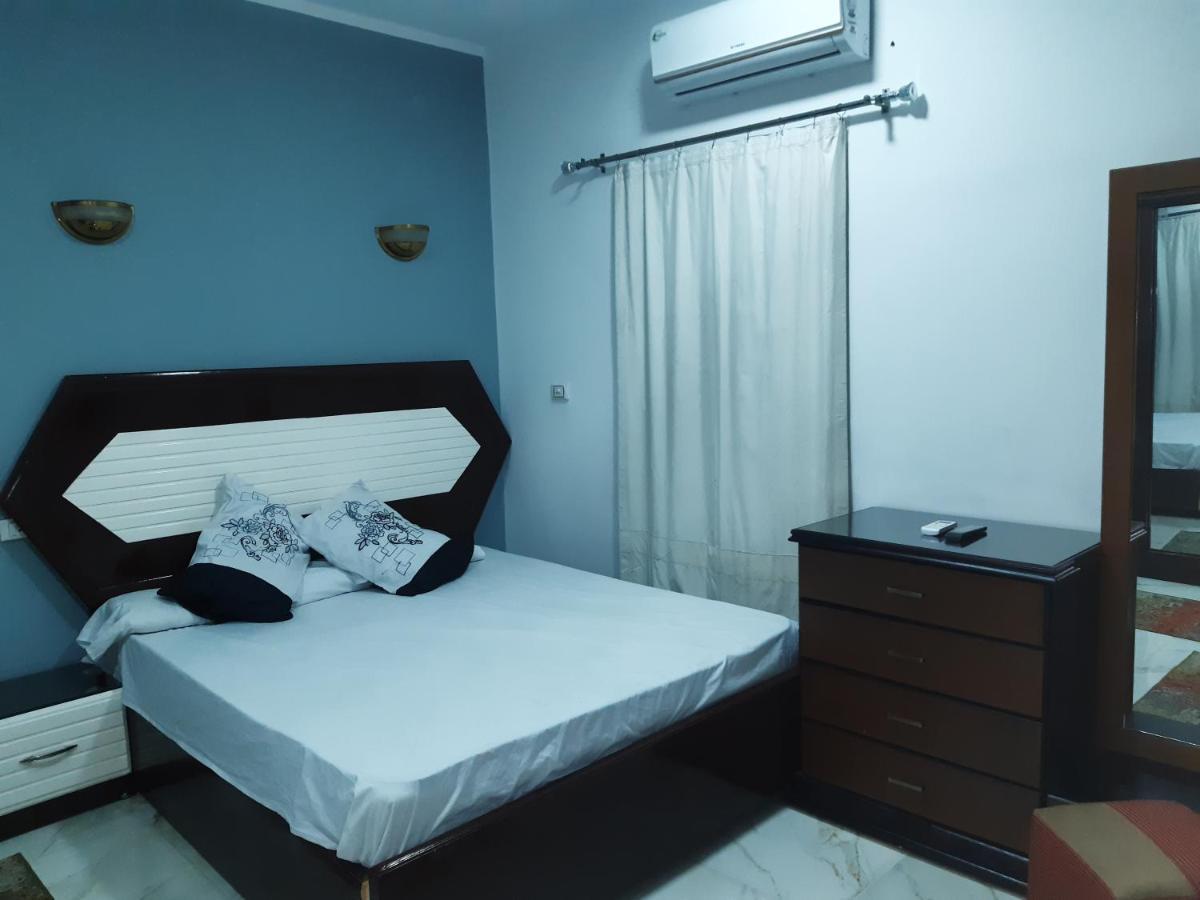 German Dolphin Apartment El Qoseir Екстериор снимка