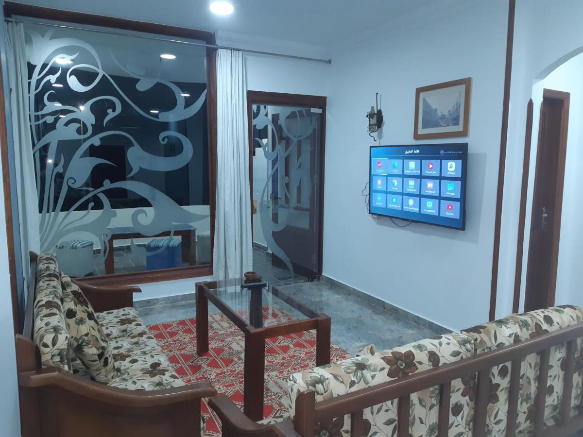 German Dolphin Apartment El Qoseir Екстериор снимка