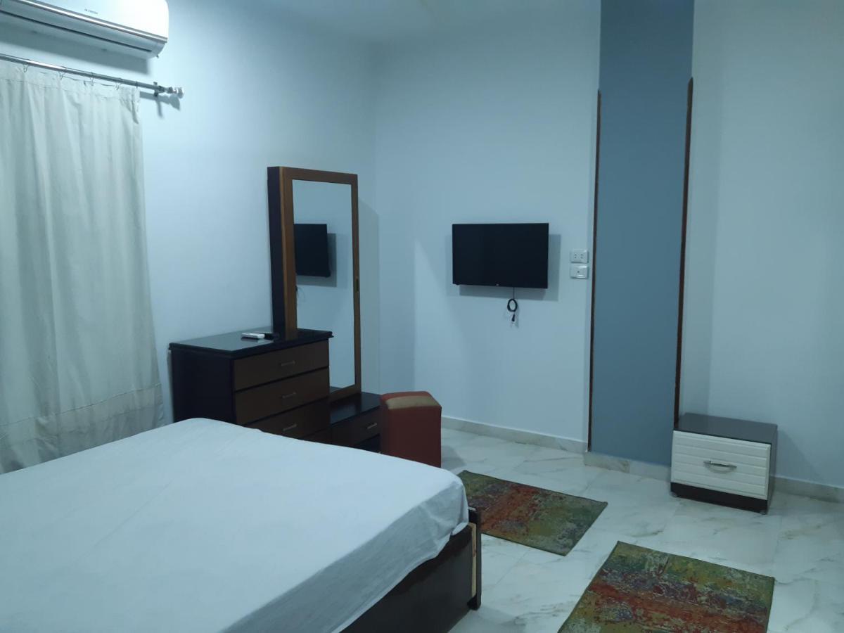 German Dolphin Apartment El Qoseir Екстериор снимка