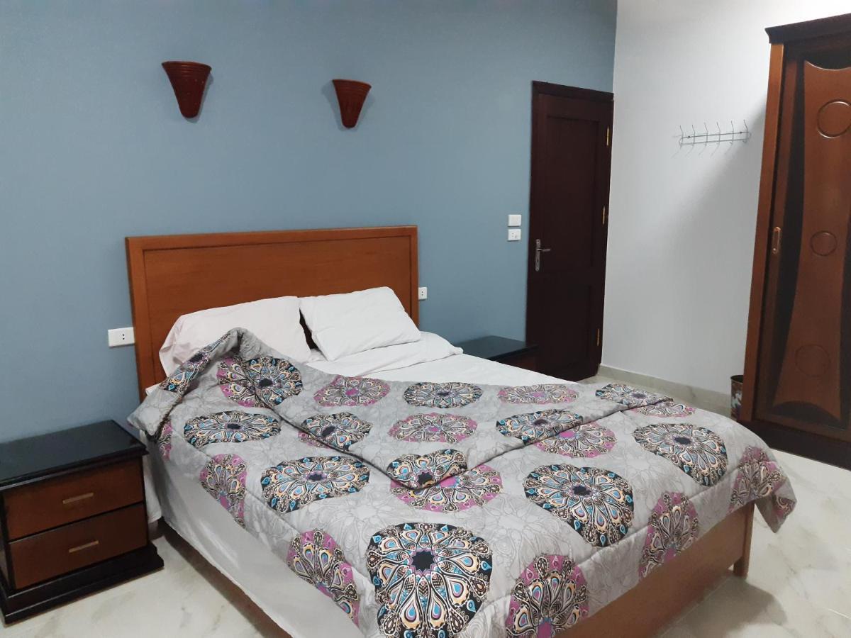 German Dolphin Apartment El Qoseir Екстериор снимка