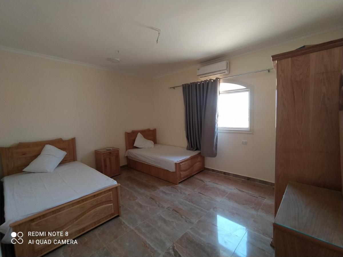 German Dolphin Apartment El Qoseir Екстериор снимка