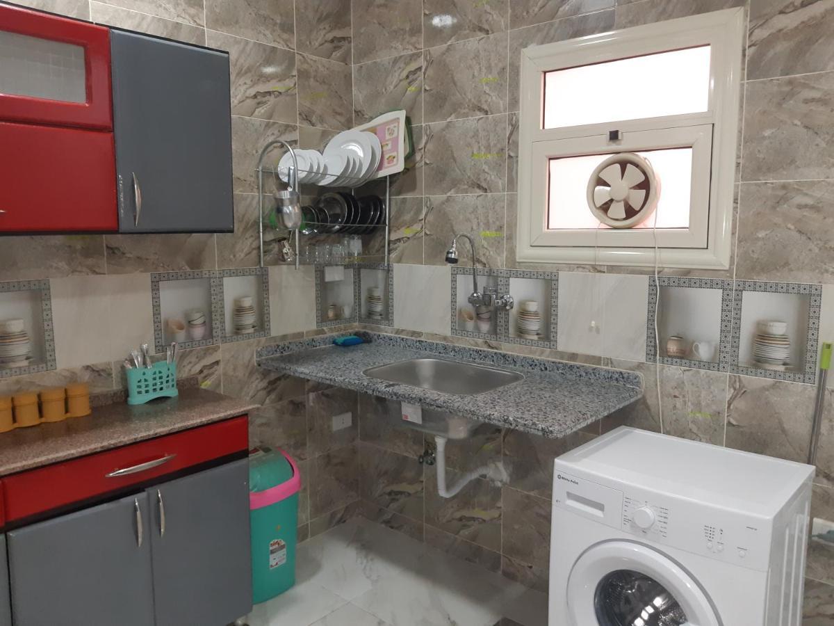 German Dolphin Apartment El Qoseir Екстериор снимка