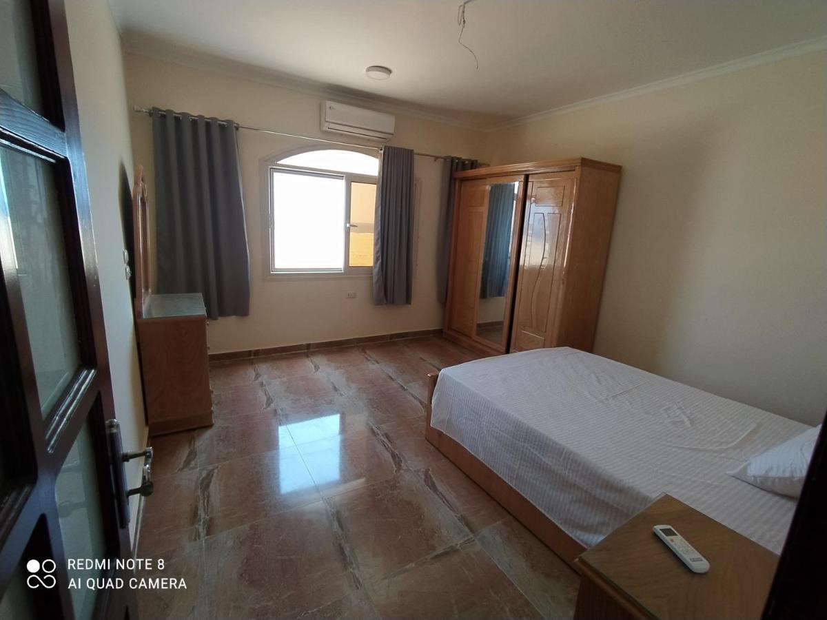 German Dolphin Apartment El Qoseir Екстериор снимка