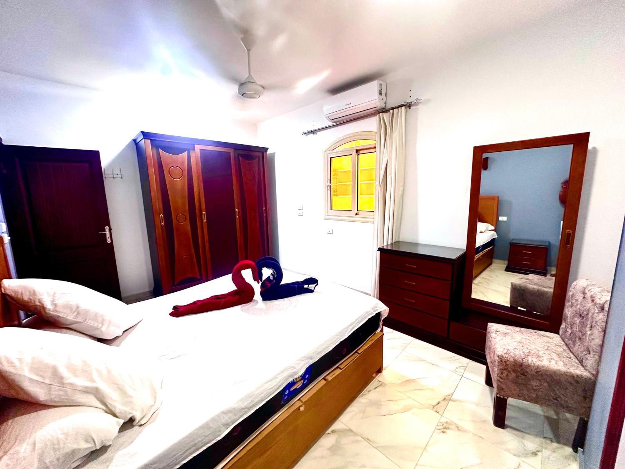 German Dolphin Apartment El Qoseir Екстериор снимка